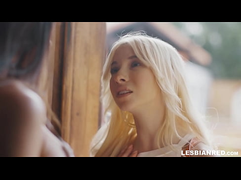 ❤️ Dívka se po několika měsících vrátí domů a skončí u lízání kundy své nevlastní matky Jen porno u nás ❌️❤